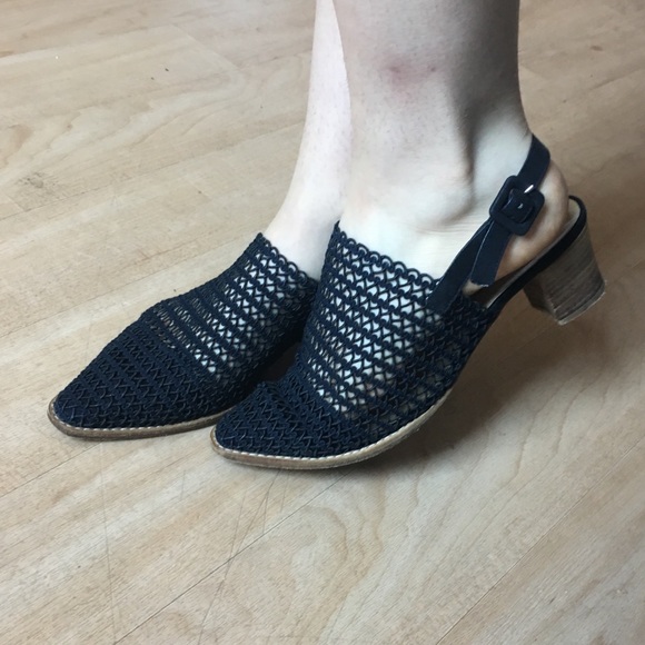 Guess Shoes - Vintage Black Guess Heels